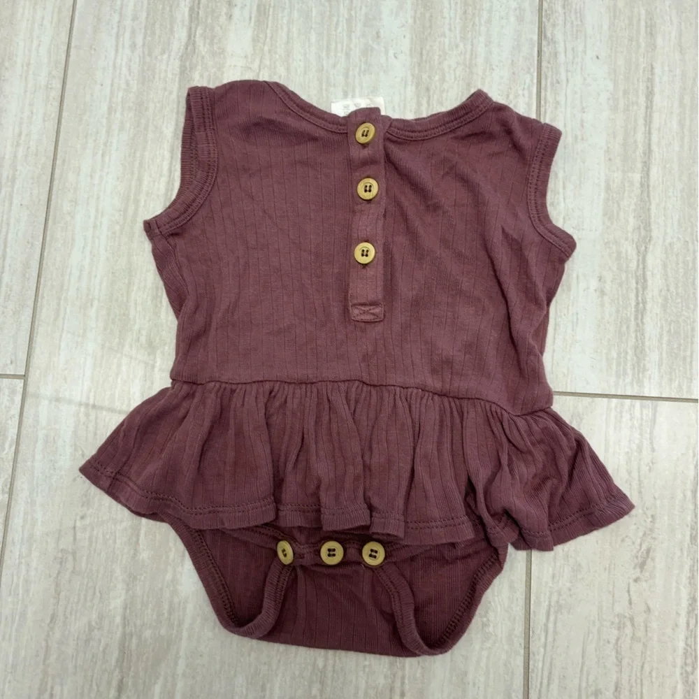 The Woods Kate Quinn Baby Girl Purple Romper Dress One Piece Size 3-6 Months Rib